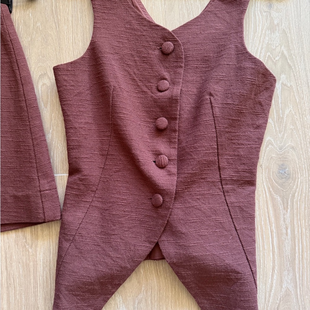Julia Amory Tess Vest Sleeveless Button-Front Vest in cocoa cotton